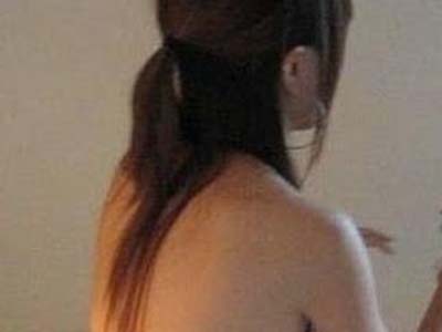 Tẩm quất thư giãn bằng tay và... miệng