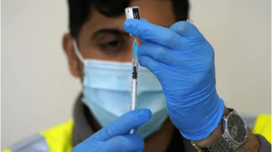 Đại học Oxford tiêm thử nghiệm vaccine HIV
